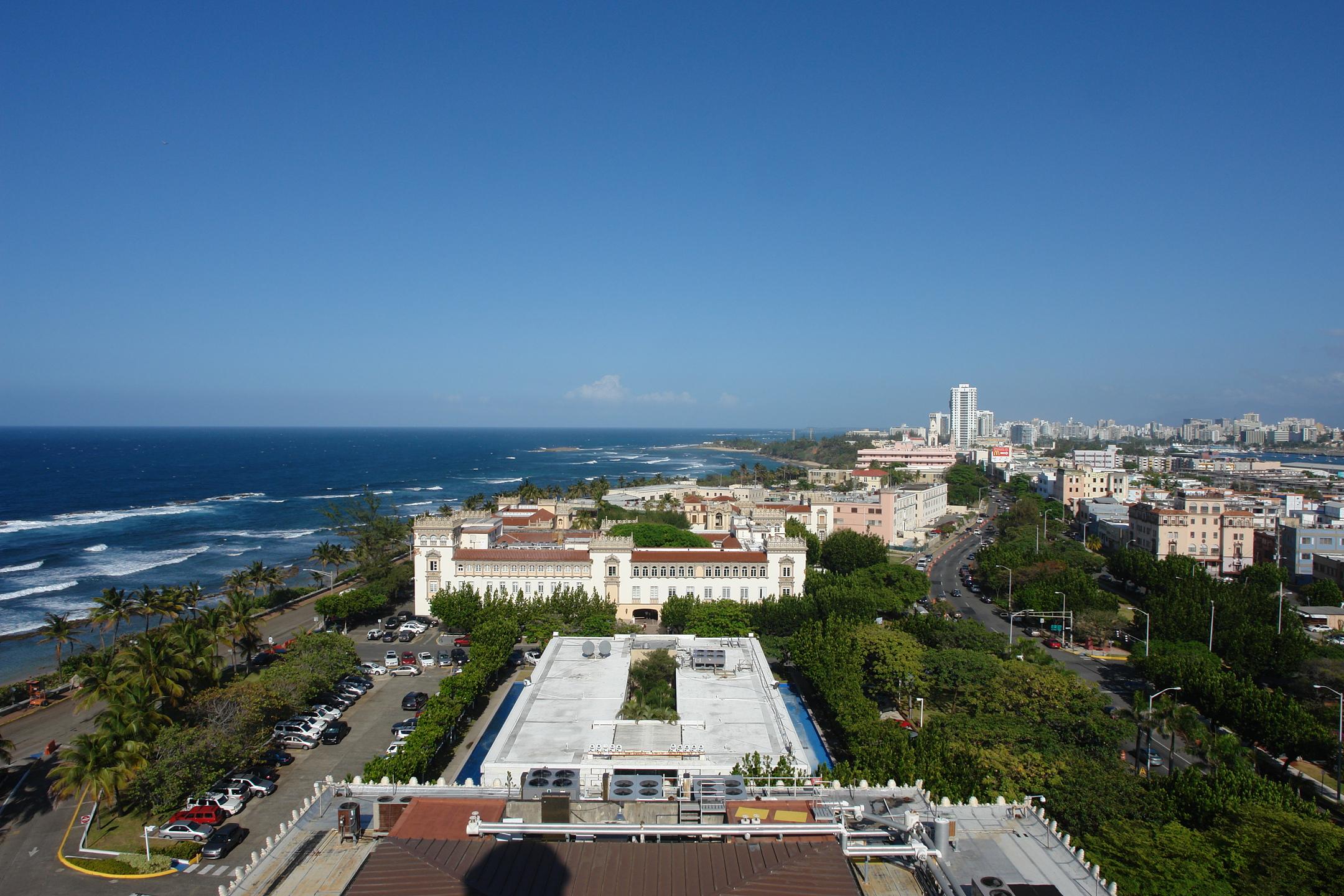 Capitolio de Puerto Rico - San Juan (Puerta de Tierra) - 2011 00100